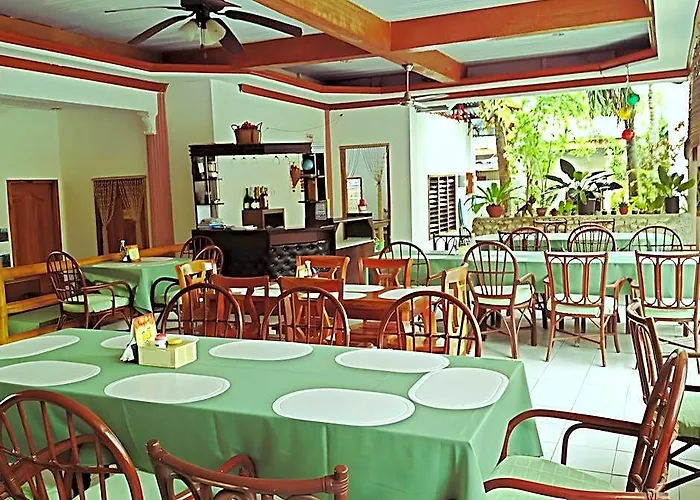 New Eve's Kiosk Dive Hotel 2*